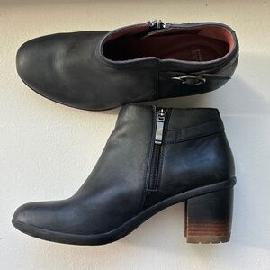 Dansko Perry Black Burnished Leather Ankle Boots